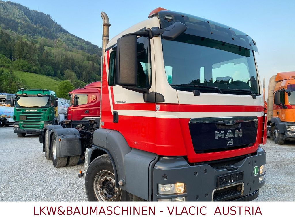 MAN TGS 26.440 6x2 mit Lift und Lenkachse MAN TGS 26.440 6x2 mit Lift und Lenkachse - Cab chassis truck: picture 2 MAN TGS 26.440 6x2 mit Lift und Lenkachse MAN TGS 26.440 6x2 mit Lift und Lenkachse - Cab chassis truck: picture 2