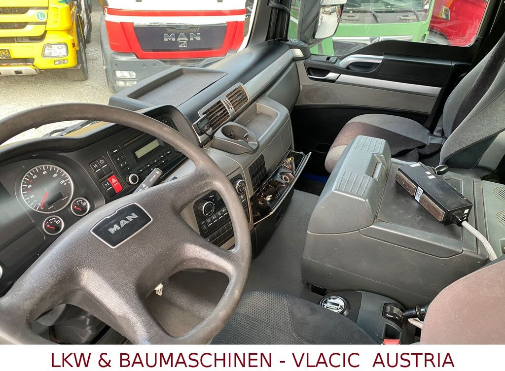 MAN TGS 33.440 (6x4) EEV Abrollkipper MAN TGS 33.440 (6x4) EEV Abrollkipper - Hook lift truck: picture 5 MAN TGS 33.440 (6x4) EEV Abrollkipper MAN TGS 33.440 (6x4) EEV Abrollkipper - Hook lift truck: picture 5