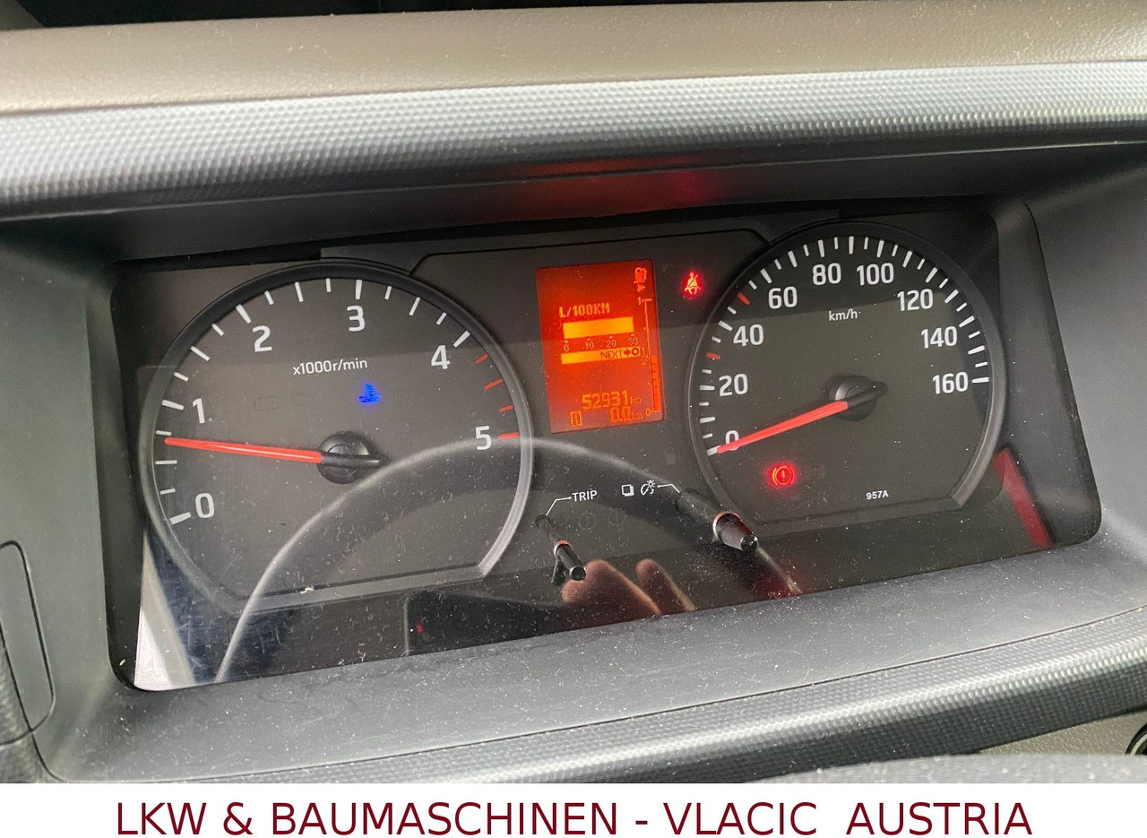 Nissan CABSTAR NT 400 (Ges.Gew.3500 kg) ADR - Dropside/ Flatbed truck: picture 5 Nissan CABSTAR NT 400 (Ges.Gew.3500 kg) ADR - Dropside/ Flatbed truck: picture 5