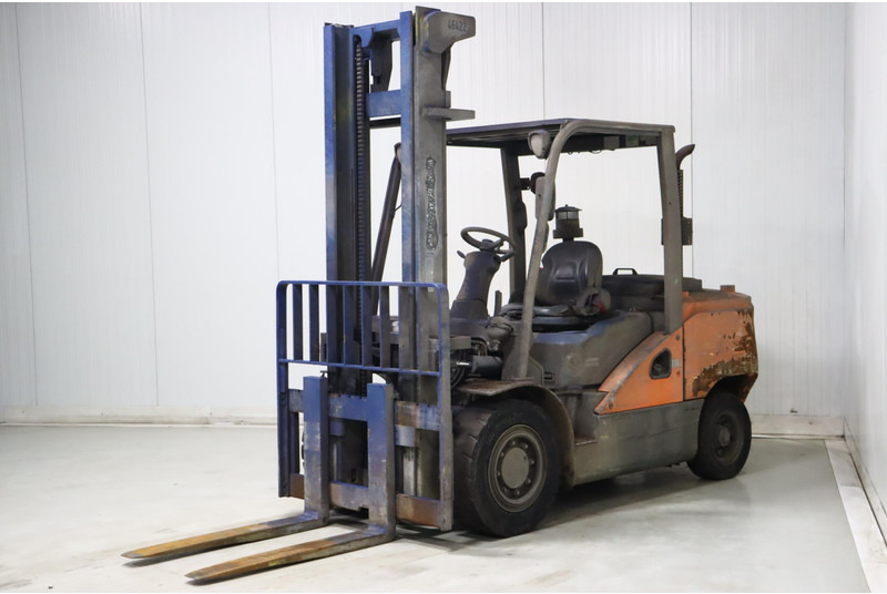 Doosan D50C-7 - Diesel forklift: picture 3 Doosan D50C-7 - Diesel forklift: picture 3