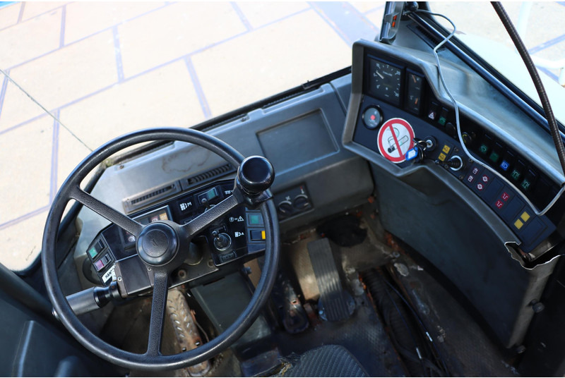 Terminal tractor Kalmar TRX182A: picture 13