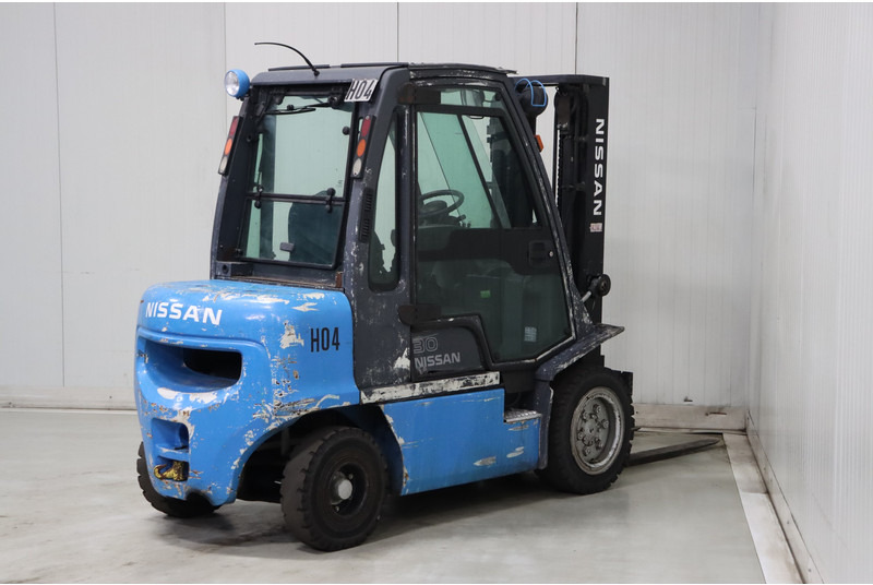 Nissan FGD02A30Q - Diesel forklift: picture 2 Nissan FGD02A30Q - Diesel forklift: picture 2