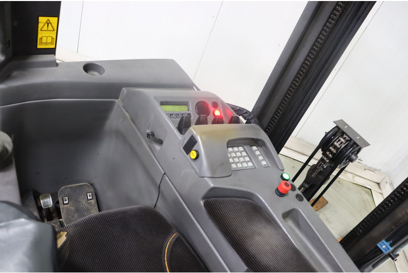 Nissan UNS140DTFVRC540 - Reach truck: picture 2 Nissan UNS140DTFVRC540 - Reach truck: picture 2