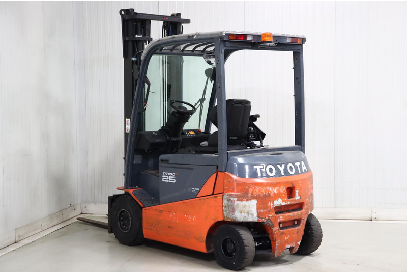 Toyota 8FBMKT25 - Electric forklift: picture 4 Toyota 8FBMKT25 - Electric forklift: picture 4