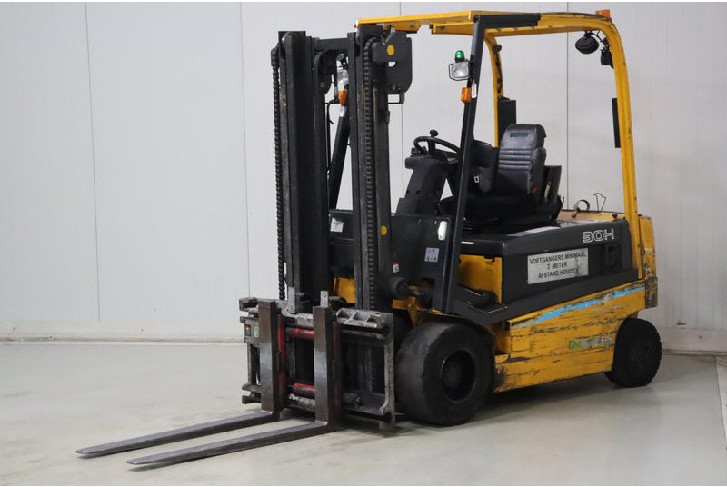 UniCarriers G1Q2L30HQ - Electric forklift: picture 3 UniCarriers G1Q2L30HQ - Electric forklift: picture 3