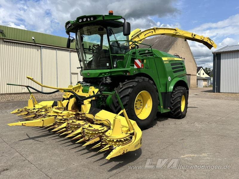 John Deere 8400 - Forage harvester: picture 1 John Deere 8400 - Forage harvester: picture 1