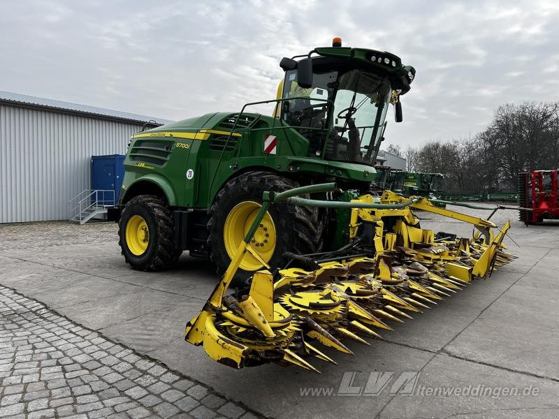 John Deere 8700 - Forage harvester: picture 1 John Deere 8700 - Forage harvester: picture 1