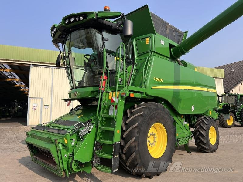 John Deere T660 - Combine harvester: picture 2 John Deere T660 - Combine harvester: picture 2