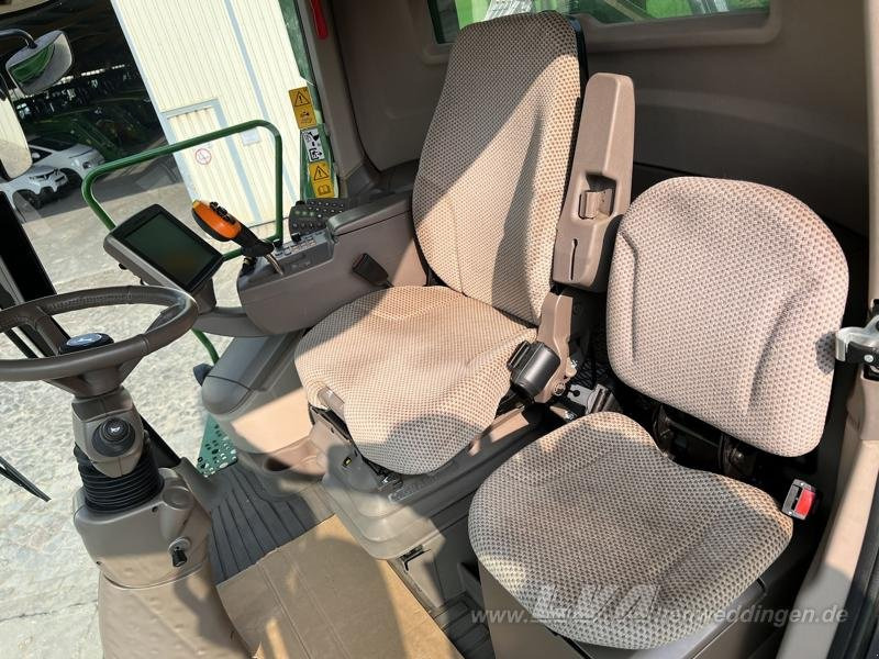 Combine harvester John Deere T660: picture 7