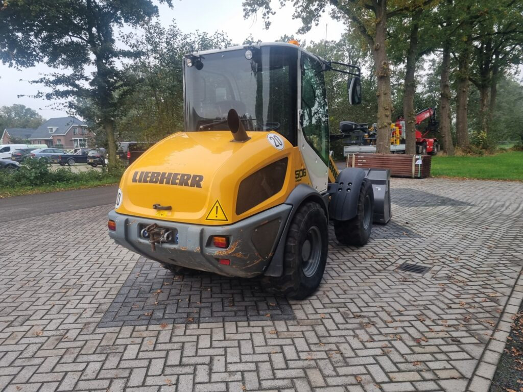 LIEBHERR L506C - Wheel loader: picture 4 LIEBHERR L506C - Wheel loader: picture 4