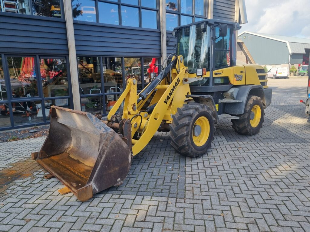 YANMAR V120 - Wheel loader: picture 1 YANMAR V120 - Wheel loader: picture 1