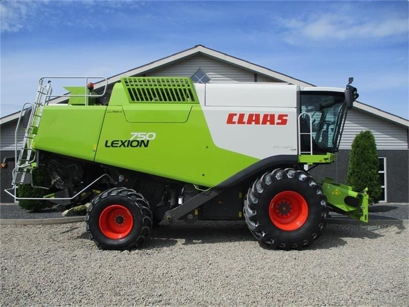 Claas LEXION 750 Gårdmaskine med V900 skærebord. - Combine harvester: picture 2 Claas LEXION 750 Gårdmaskine med V900 skærebord. - Combine harvester: picture 2