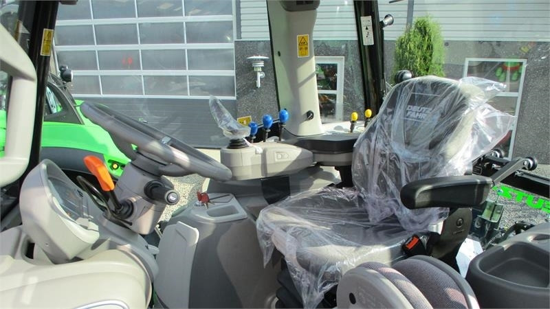 Farm tractor Deutz-fahr Agrotron 6205G New and Unused tractor: picture 24
