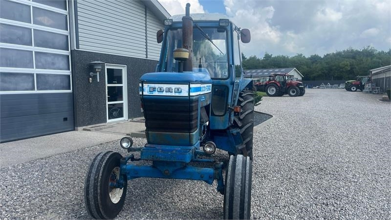 Farm tractor Ford 6700: picture 8