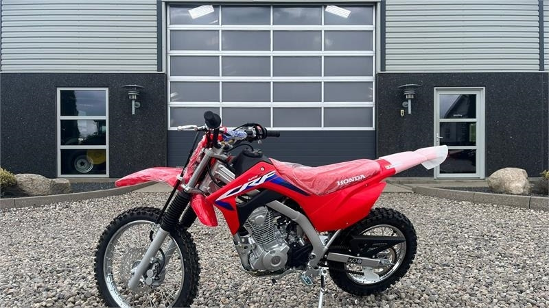 Honda CRF 125 F - Side-by-side/ ATV: picture 1 Honda CRF 125 F - Side-by-side/ ATV: picture 1