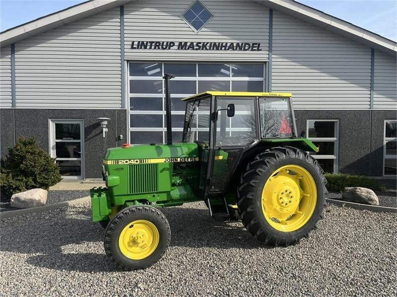 John Deere 2040 Traktoren er professionelt sat i stand og mal - Farm tractor: picture 1 John Deere 2040 Traktoren er professionelt sat i stand og mal - Farm tractor: picture 1