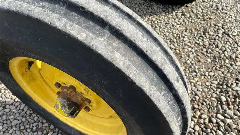 Farm tractor John Deere 2450 Med servostyring: picture 13