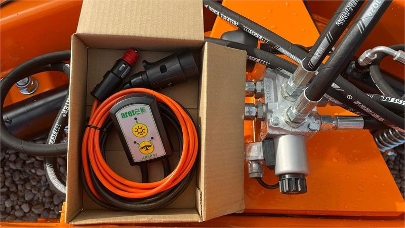 Limas Vario SHL 330 Med lys - Snow plough for Agricultural machinery: picture 2 Limas Vario SHL 330 Med lys - Snow plough for Agricultural machinery: picture 2