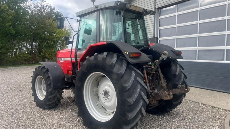 Massey Ferguson 8120 DYNA 4 Med frontlift - Farm tractor: picture 3 Massey Ferguson 8120 DYNA 4 Med frontlift - Farm tractor: picture 3