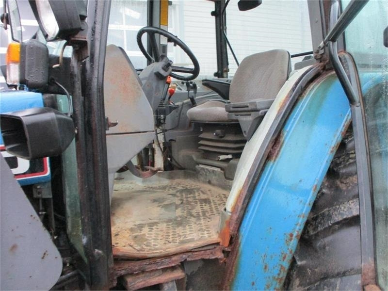 Farm tractor New Holland 7740 SLE Turbo Med frontlæsser og frontlift.: picture 6