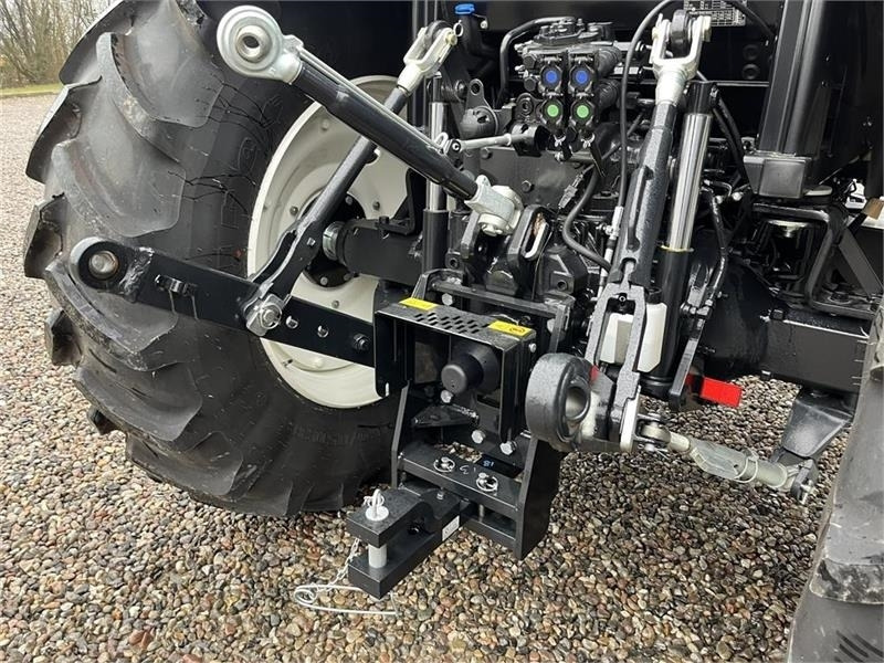 New Holland T6050 Delta - EXPORT - Farm tractor: picture 3 New Holland T6050 Delta - EXPORT - Farm tractor: picture 3