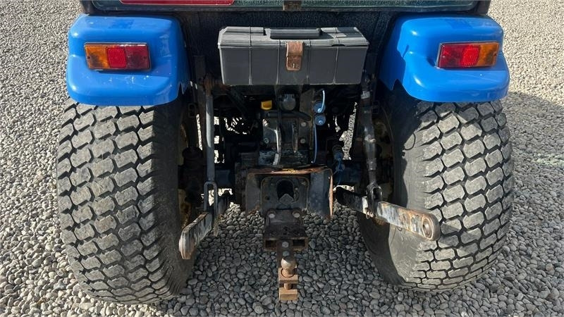 New Holland TC35DA Hydrostat - Farm tractor: picture 4 New Holland TC35DA Hydrostat - Farm tractor: picture 4