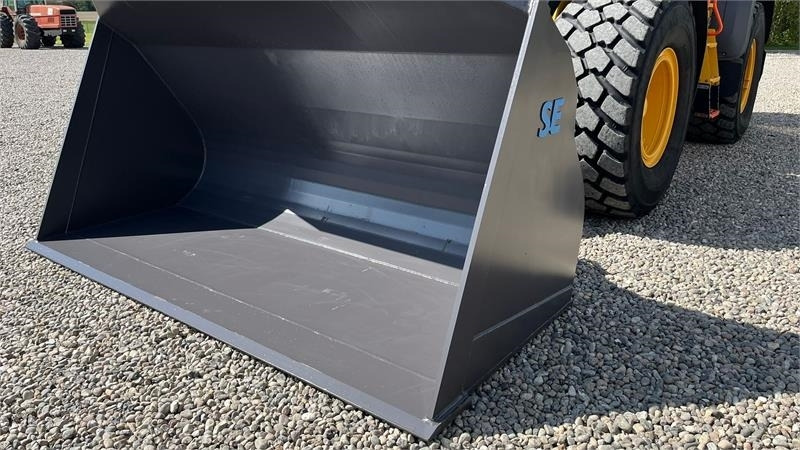 SE AB 2,9m3 skovl med Volvo beslag på. Den er 2.75  - Bucket for Construction machinery: picture 4 SE AB 2,9m3 skovl med Volvo beslag på. Den er 2.75  - Bucket for Construction machinery: picture 4