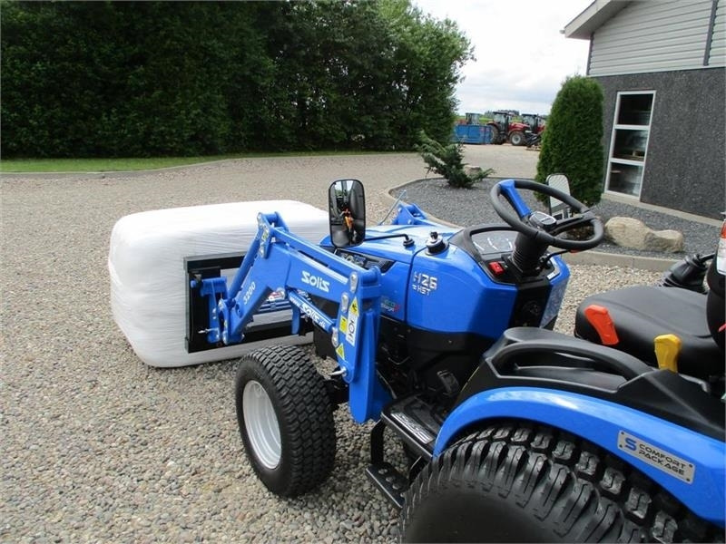 Solis 26 HST med fuldhydraulisk frontlæsser på - Compact tractor: picture 2 Solis 26 HST med fuldhydraulisk frontlæsser på - Compact tractor: picture 2