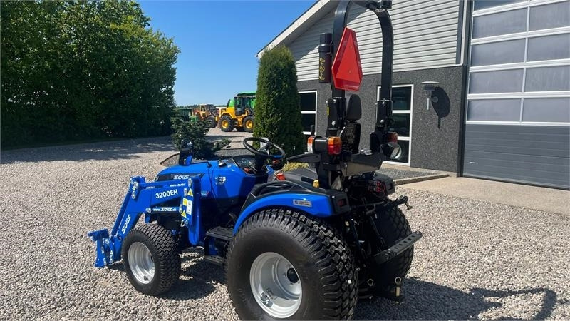 Solis H26 HST Turfdæk og Frontlæsser - Farm tractor: picture 3 Solis H26 HST Turfdæk og Frontlæsser - Farm tractor: picture 3