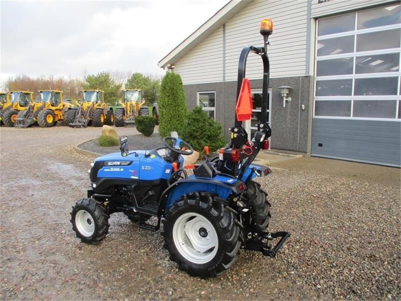 Solis S26 6+2 Gearmaskine med Servostyring og brede trak - Farm tractor: picture 3 Solis S26 6+2 Gearmaskine med Servostyring og brede trak - Farm tractor: picture 3
