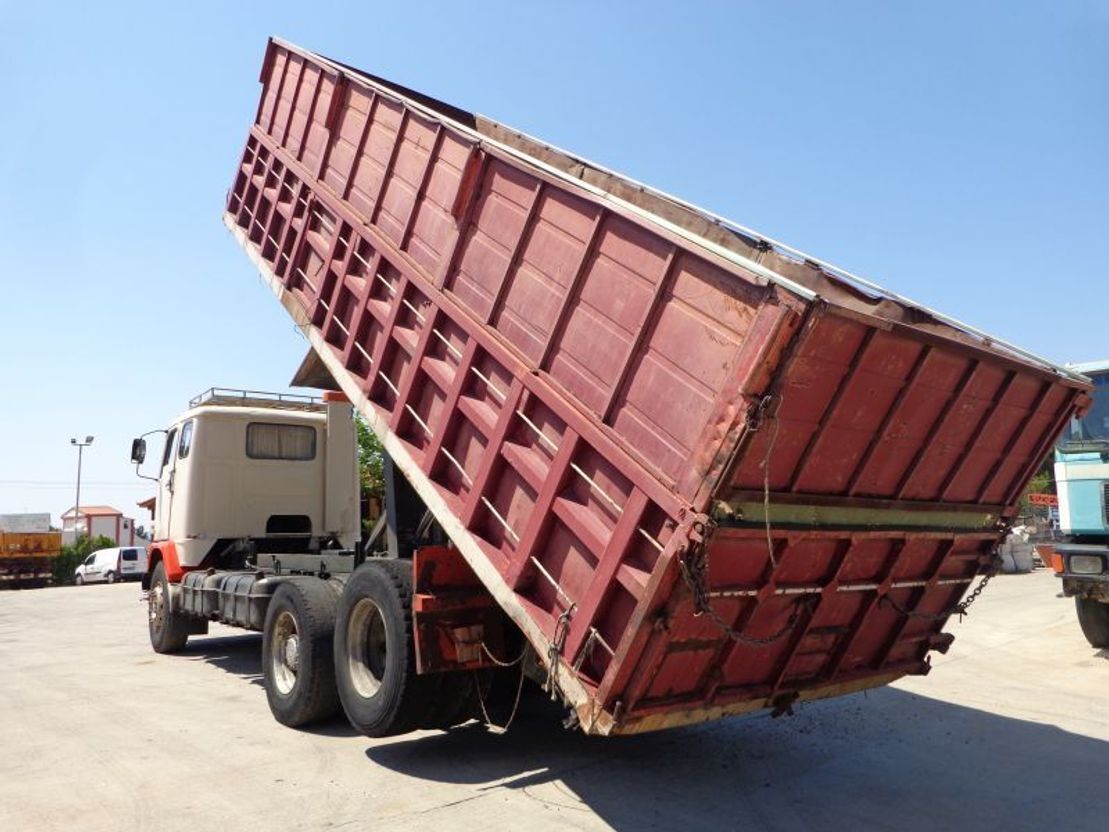 Volvo F 89 VOLVO F89 (6X2) KIPPER - Tipper: picture 4 Volvo F 89 VOLVO F89 (6X2) KIPPER - Tipper: picture 4