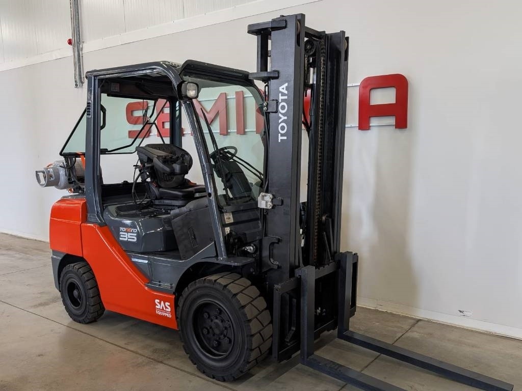 Toyota 10852 02-8FGJF35 - LPG forklift: picture 1 Toyota 10852 02-8FGJF35 - LPG forklift: picture 1