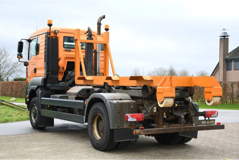MAN TGA 18.350 4X4 BL HAAKARM/HOOKLIFT/ABROLLER!!KOMMUNAL!! - Hook lift truck: picture 4 MAN TGA 18.350 4X4 BL HAAKARM/HOOKLIFT/ABROLLER!!KOMMUNAL!! - Hook lift truck: picture 4