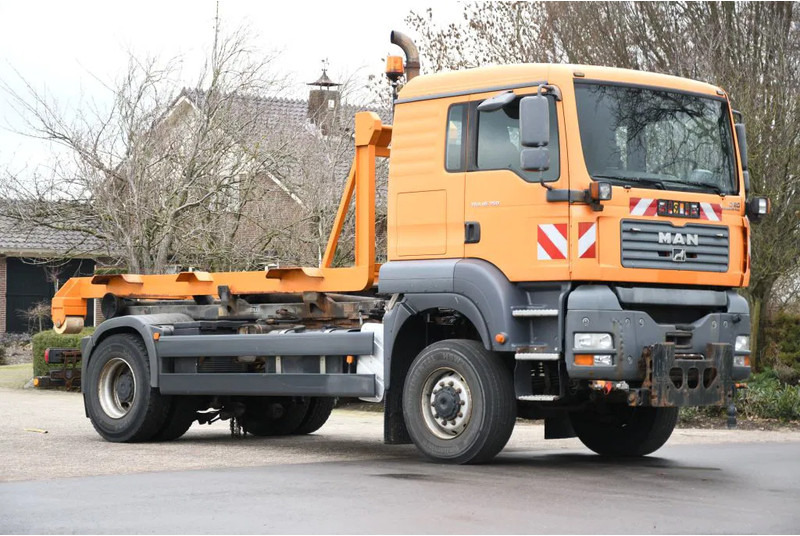 MAN TGA 18.350 4X4 BL HAAKARM/HOOKLIFT/ABROLLER!!KOMMUNAL!! - Hook lift truck: picture 2 MAN TGA 18.350 4X4 BL HAAKARM/HOOKLIFT/ABROLLER!!KOMMUNAL!! - Hook lift truck: picture 2