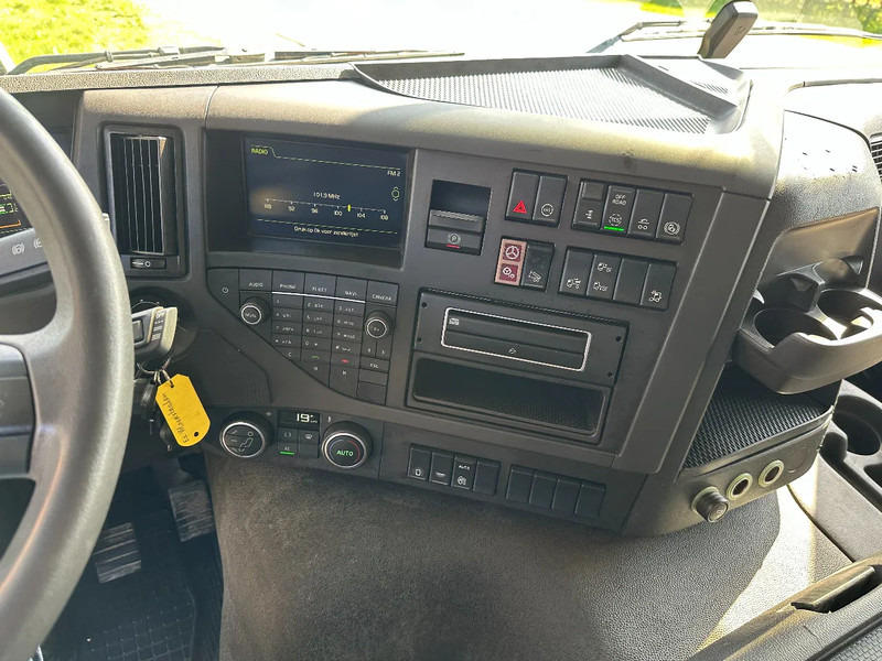 Lease a Volvo FM 400 !!RIJPLATEN AUTO!!10x4!!BESTUURBAAR VANAF DE KRAAN!! Volvo FM 400 !!RIJPLATEN AUTO!!10x4!!BESTUURBAAR VANAF DE KRAAN!!: picture 9 Lease a Volvo FM 400 !!RIJPLATEN AUTO!!10x4!!BESTUURBAAR VANAF DE KRAAN!! Volvo FM 400 !!RIJPLATEN AUTO!!10x4!!BESTUURBAAR VANAF DE KRAAN!!: picture 9