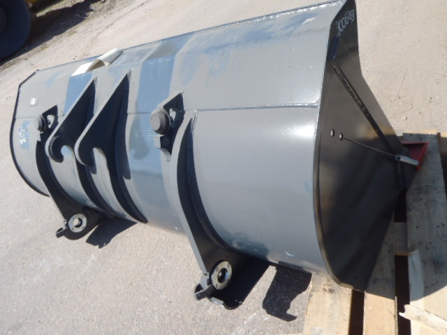 CNH Unknown - - Loader bucket: picture 1 CNH Unknown - - Loader bucket: picture 1