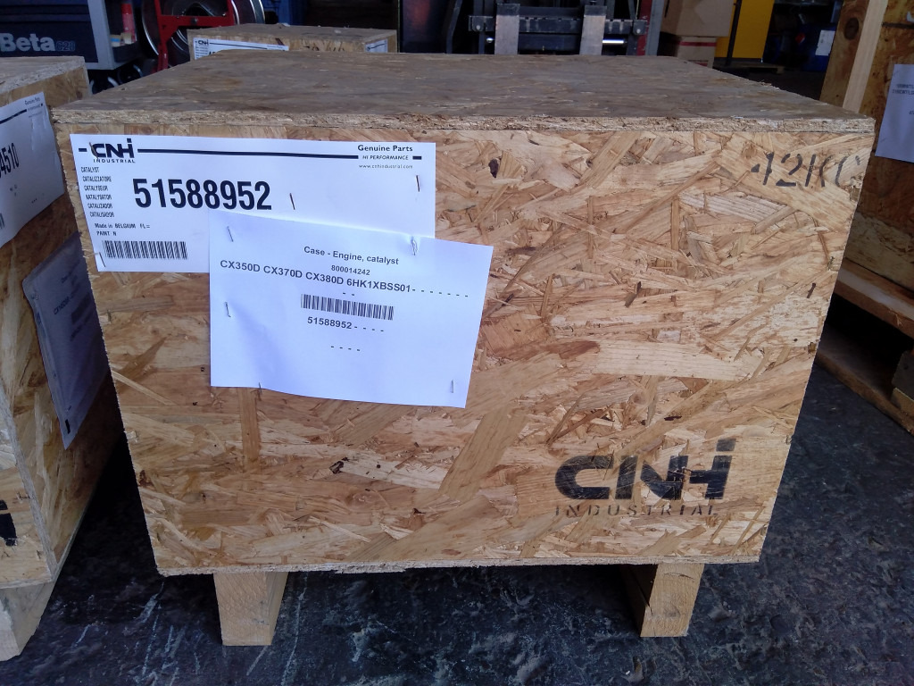 Case 51588952 - Catalytic converter for Construction machinery: picture 2 Case 51588952 - Catalytic converter for Construction machinery: picture 2