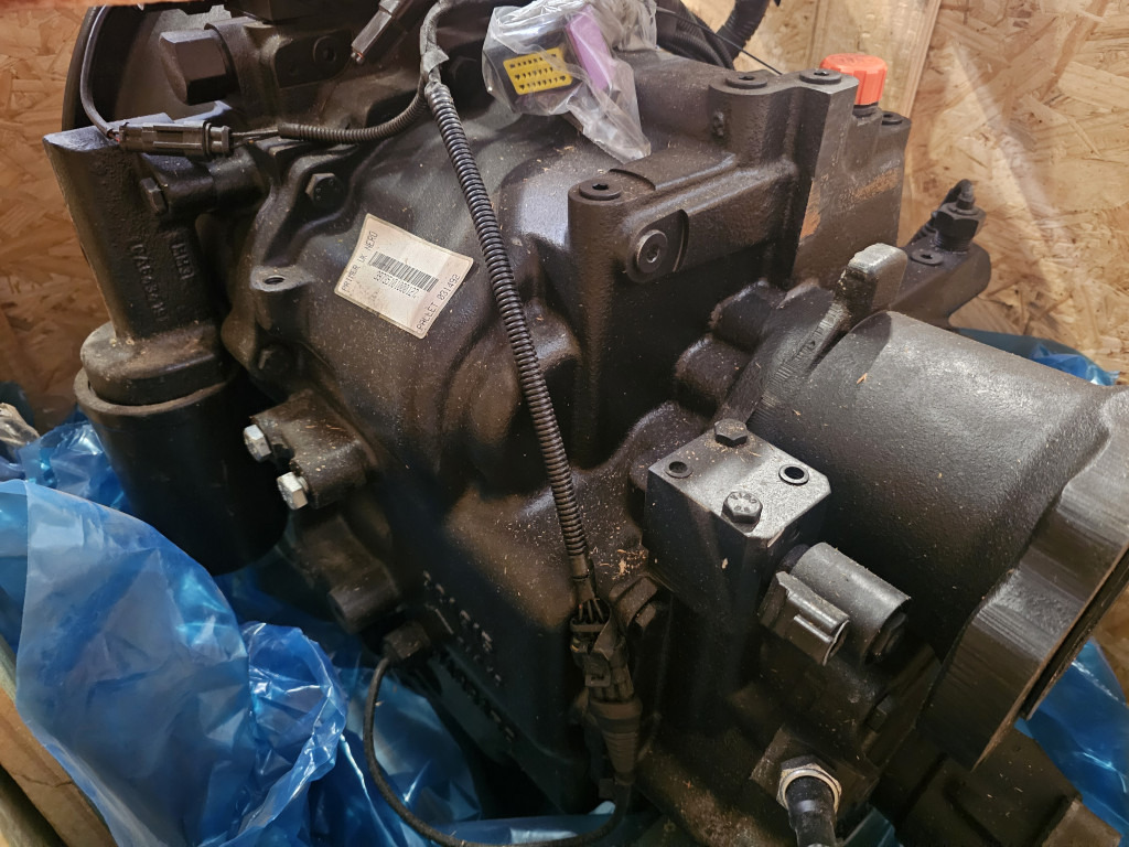 Case 84327511 - 84327511R - Gearbox for Construction machinery: picture 4 Case 84327511 - 84327511R - Gearbox for Construction machinery: picture 4