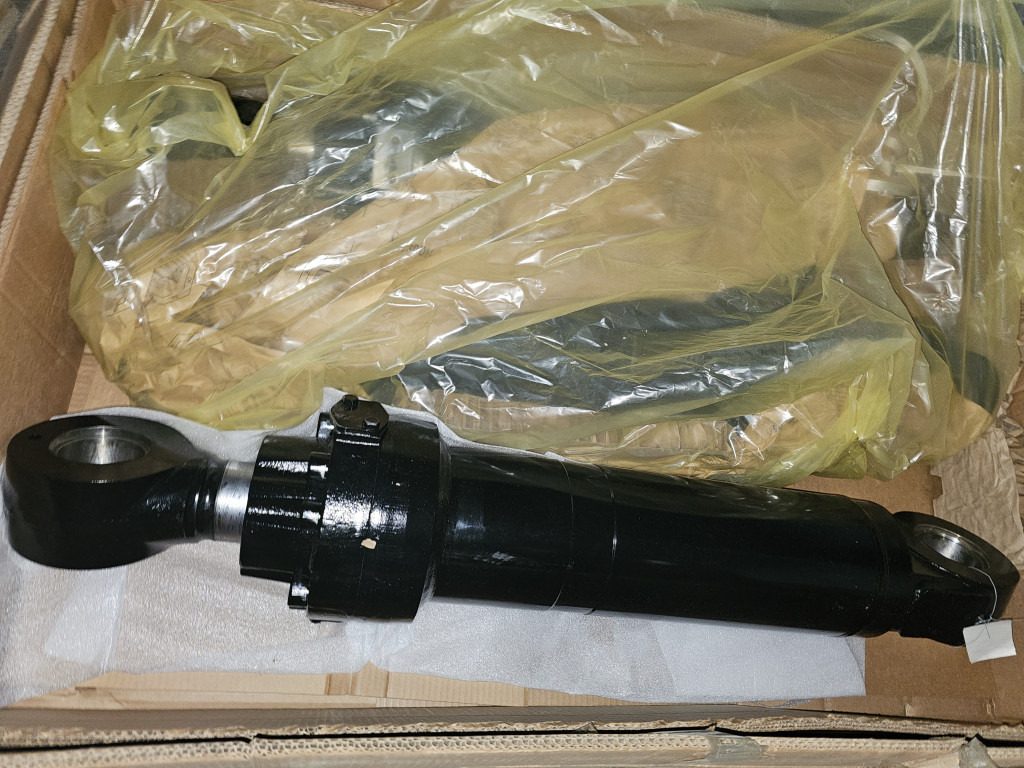 Caterpillar 3519361 - Hydraulic cylinder for Construction machinery: picture 1 Caterpillar 3519361 - Hydraulic cylinder for Construction machinery: picture 1