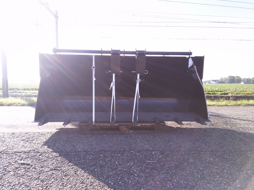 Caterpillar 5737993 - Loader bucket: picture 1 Caterpillar 5737993 - Loader bucket: picture 1