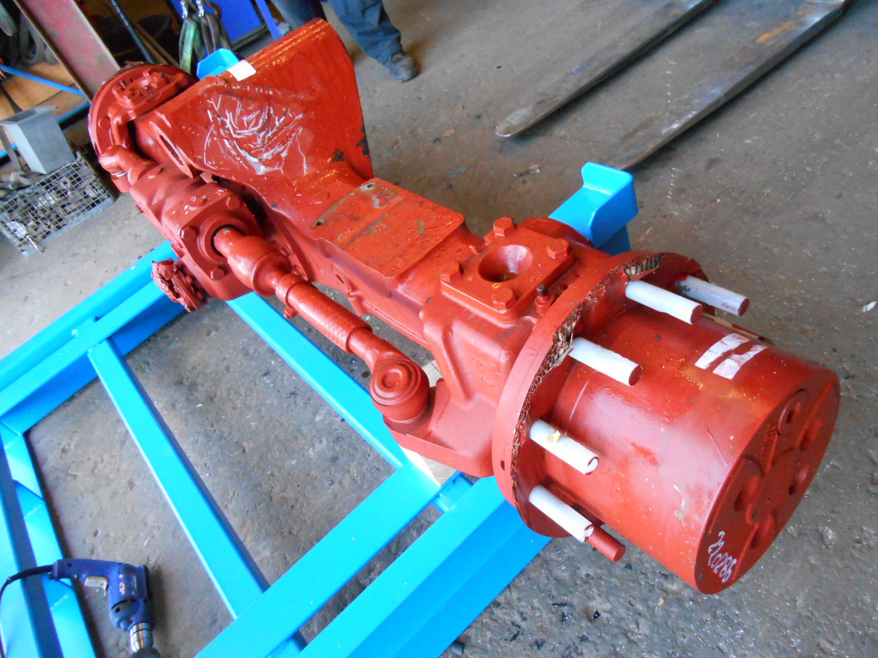 Doosan 1001040123 - 4472074052 - Front axle for Construction machinery: picture 1 Doosan 1001040123 - 4472074052 - Front axle for Construction machinery: picture 1