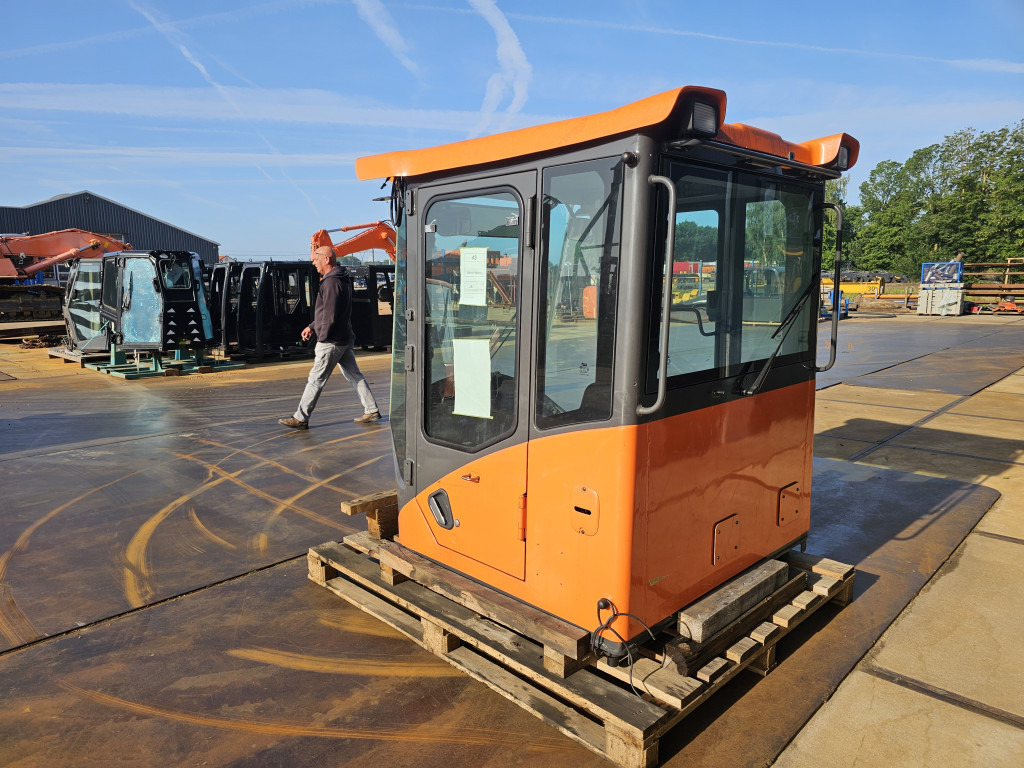 Doosan 220101-00229T - 220101-00229W - Cab for Construction machinery: picture 5 Doosan 220101-00229T - 220101-00229W - Cab for Construction machinery: picture 5