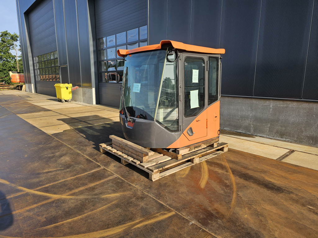 Doosan 220101-00229T - Cab for Construction machinery: picture 1 Doosan 220101-00229T - Cab for Construction machinery: picture 1