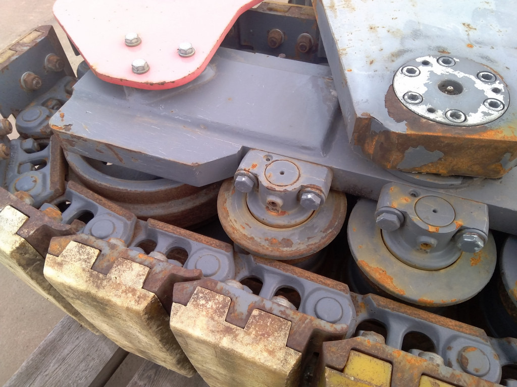 Dynapac PL1000F - - Undercarriage parts for Construction machinery: picture 4 Dynapac PL1000F - - Undercarriage parts for Construction machinery: picture 4