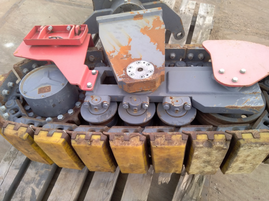 Dynapac PL1000F - - Undercarriage parts for Construction machinery: picture 3 Dynapac PL1000F - - Undercarriage parts for Construction machinery: picture 3