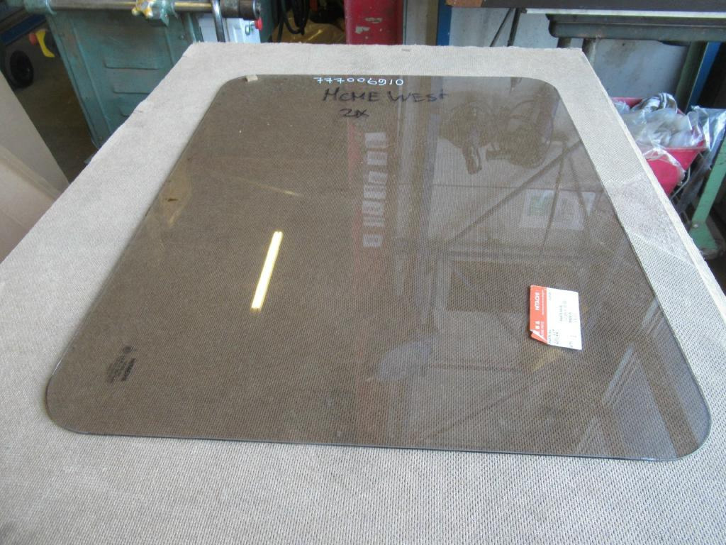Hitachi 406447 - - Window and parts for Construction machinery: picture 2 Hitachi 406447 - - Window and parts for Construction machinery: picture 2