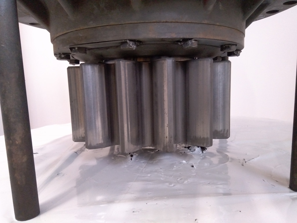 Hitachi 9217606 - Swing motor for Construction machinery: picture 2 Hitachi 9217606 - Swing motor for Construction machinery: picture 2