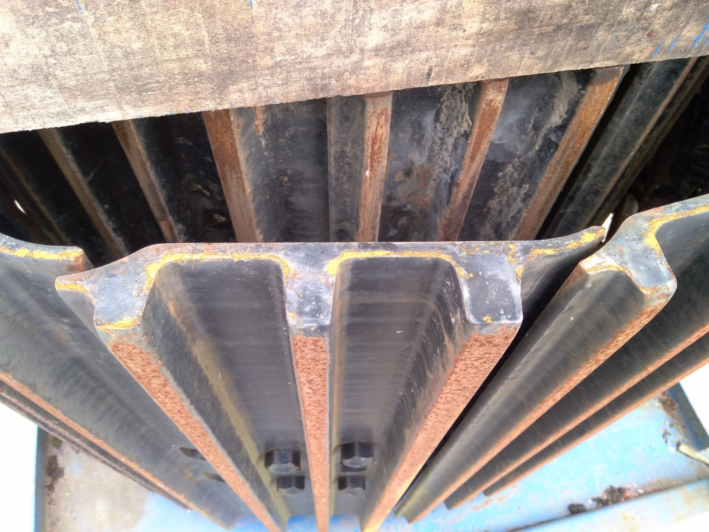 Hitachi 9251026 - Track for Construction machinery: picture 2 Hitachi 9251026 - Track for Construction machinery: picture 2
