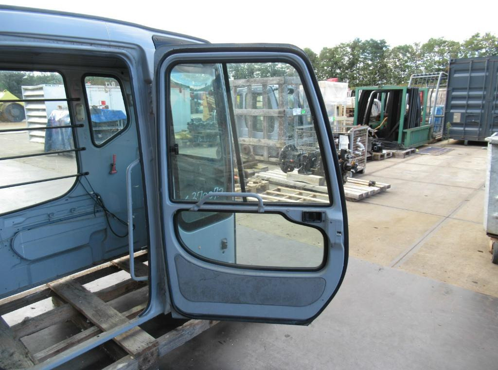 Hitachi EX-5 - 4383439 - Cab for Construction machinery: picture 5 Hitachi EX-5 - 4383439 - Cab for Construction machinery: picture 5