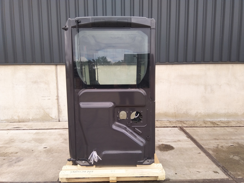 Hitachi ZX-5 ZX-6 - YA60038791 - Cab for Construction machinery: picture 3 Hitachi ZX-5 ZX-6 - YA60038791 - Cab for Construction machinery: picture 3